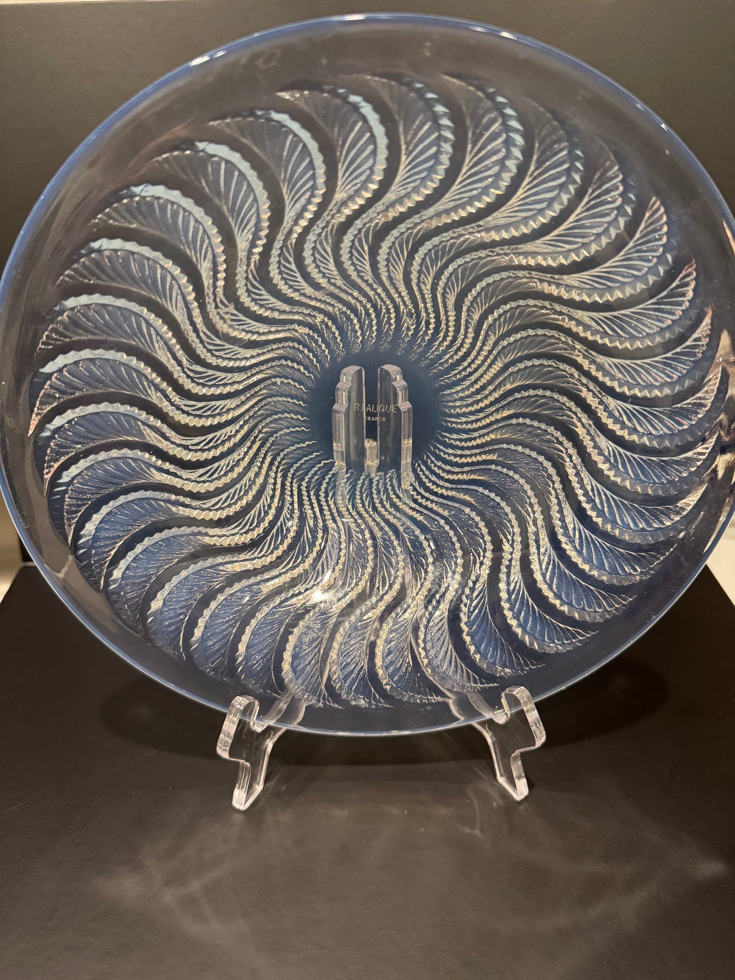 René Lalique Opalescent "Actinia" Plate(signed R. Lalique)