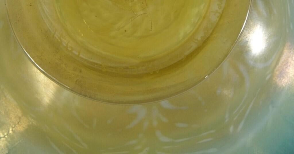 Tiffany Studios Pastel Laurel Leaf Green and Yellow Gold Favrile Glass Footed Bowl