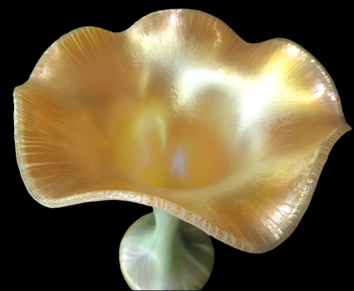 QUEZAL FLOWER FORM ART GLASS VASE