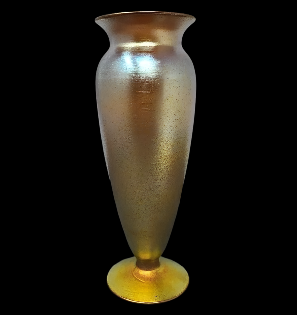 Signed Durand Gold Art Glass Vase 8 3/4"