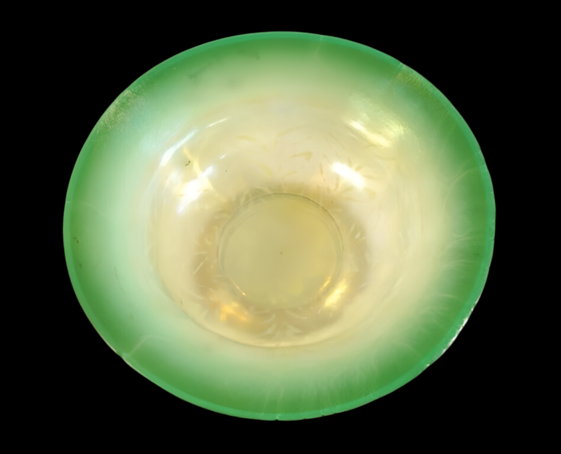 Tiffany Studios Pastel Laurel Leaf Green and Yellow Gold Favrile Glass Footed Bowl