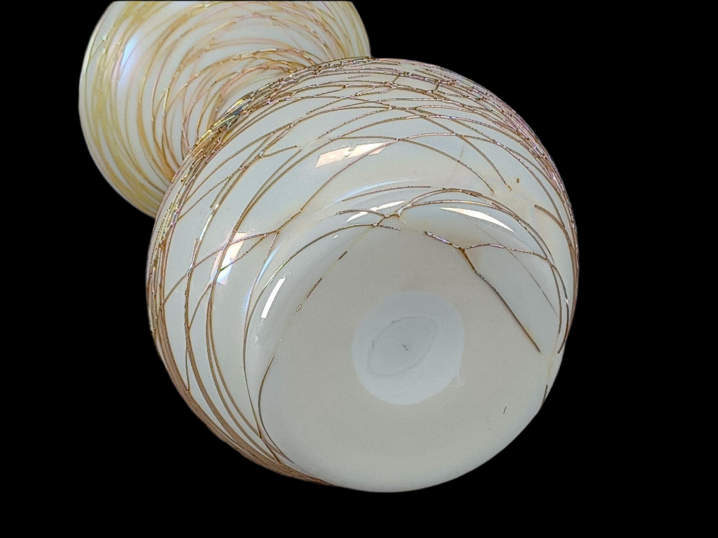Durand Hearts & Spiderweb Threaded Shape 1716 Vase
