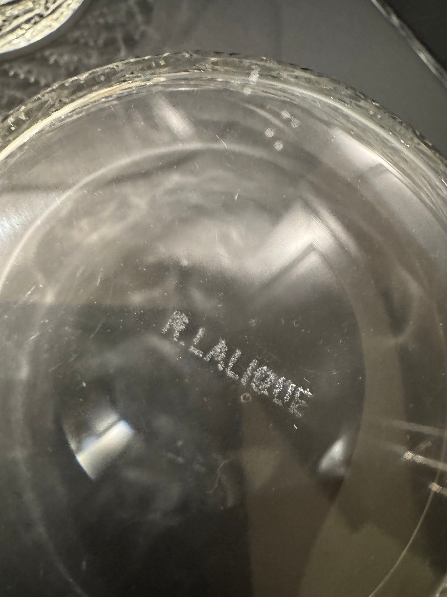 R Lalique Beaune Bowls Set 2