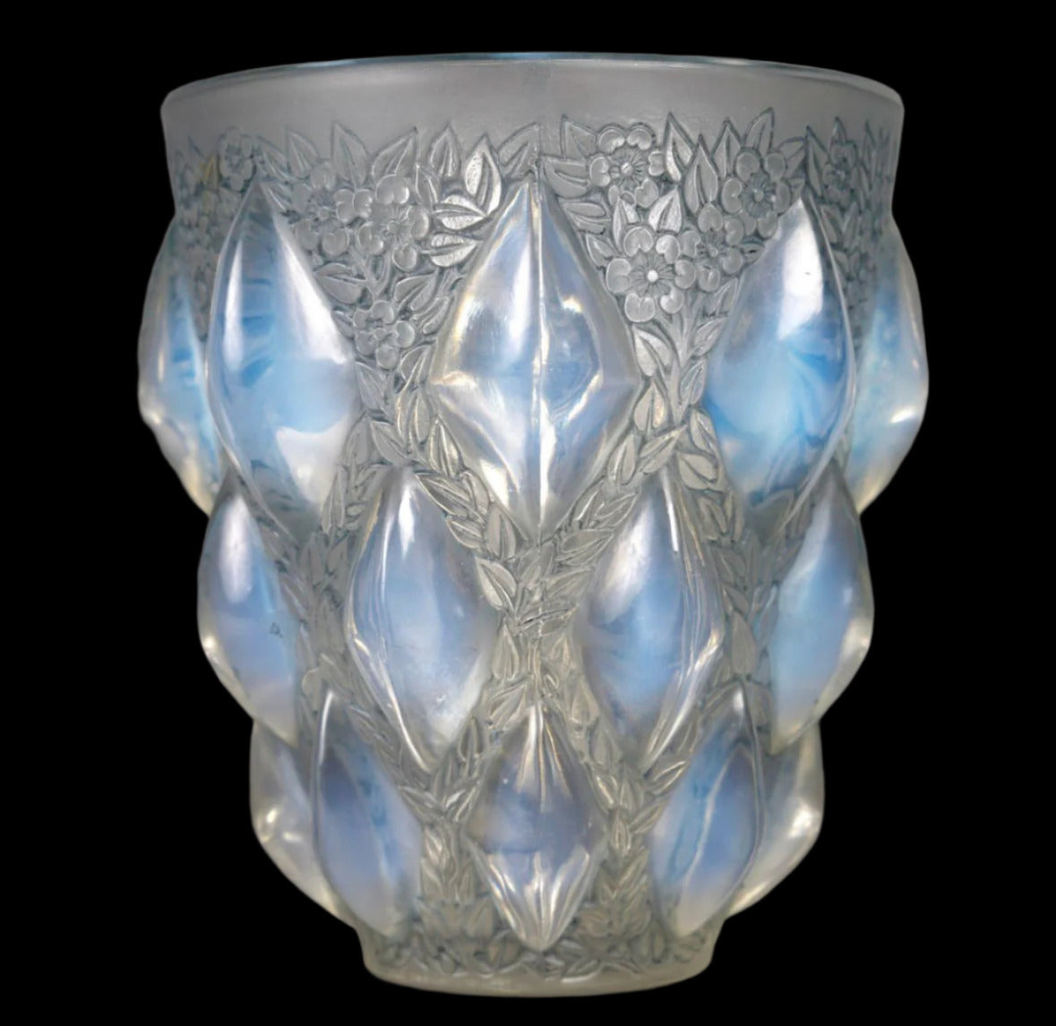 R LALIQUE RAMPILLON PATTERN OPALESCENT VASE GLASS C.1930 RARE