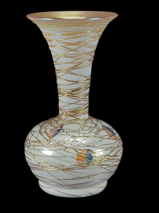 Durand Hearts & Spiderweb Threaded Shape 1716 Vase