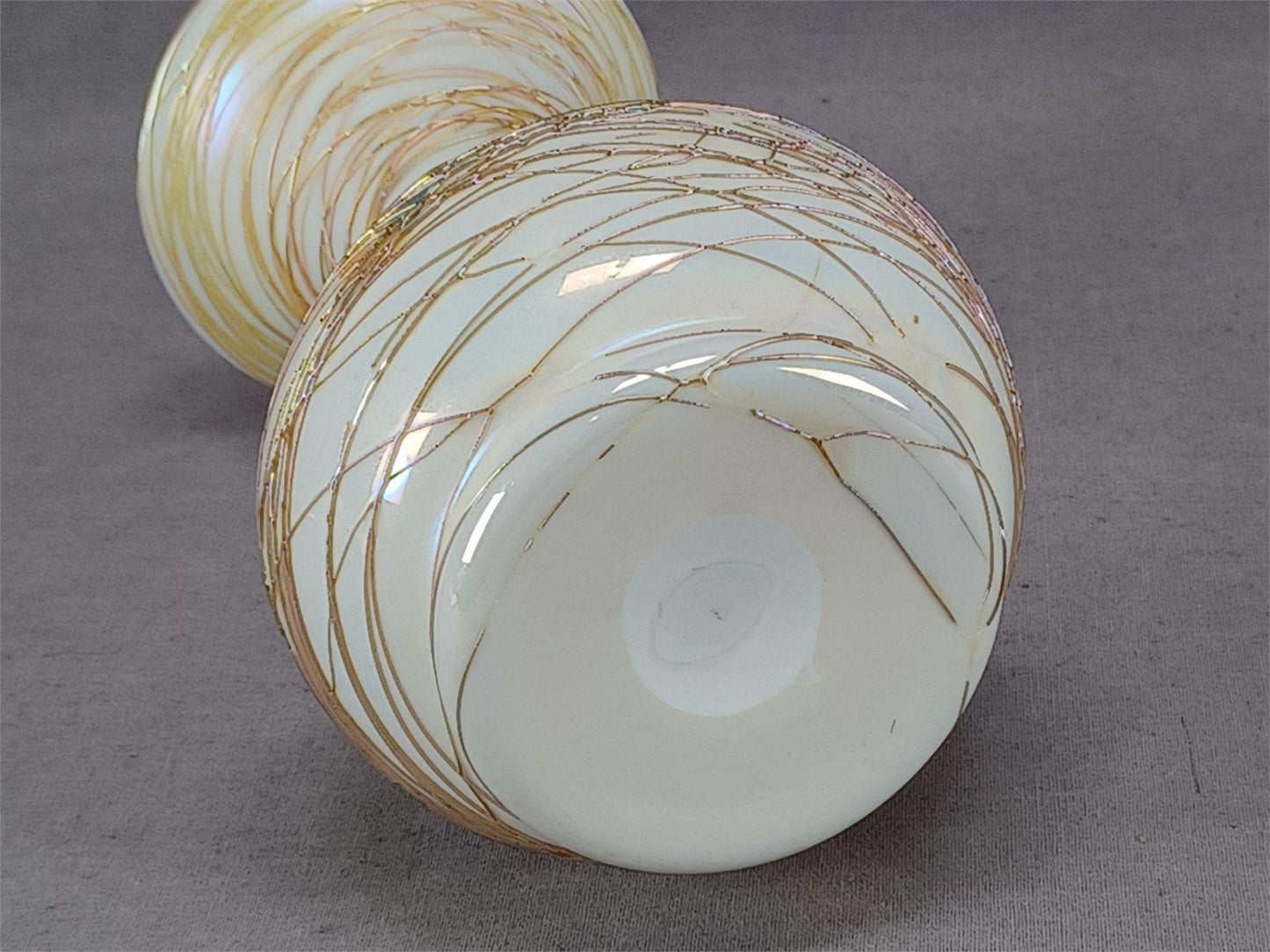 Durand Hearts & Spiderweb Threaded Shape 1716 Vase