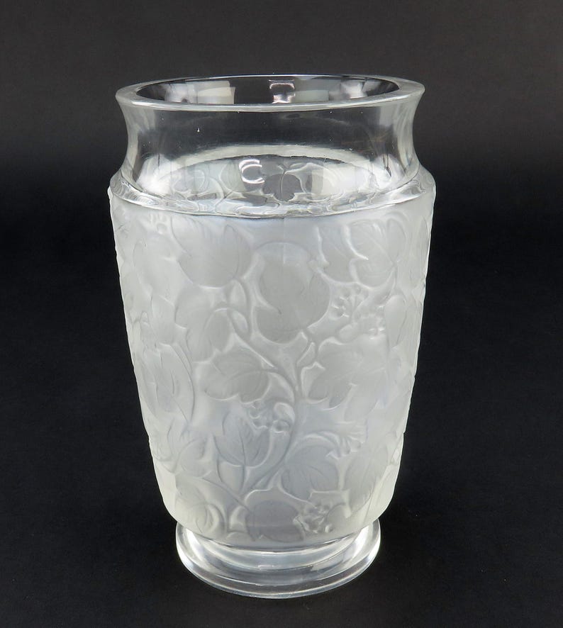Rene Lalique France Deauville Frosted Vine Berries Pattern Glass Vase