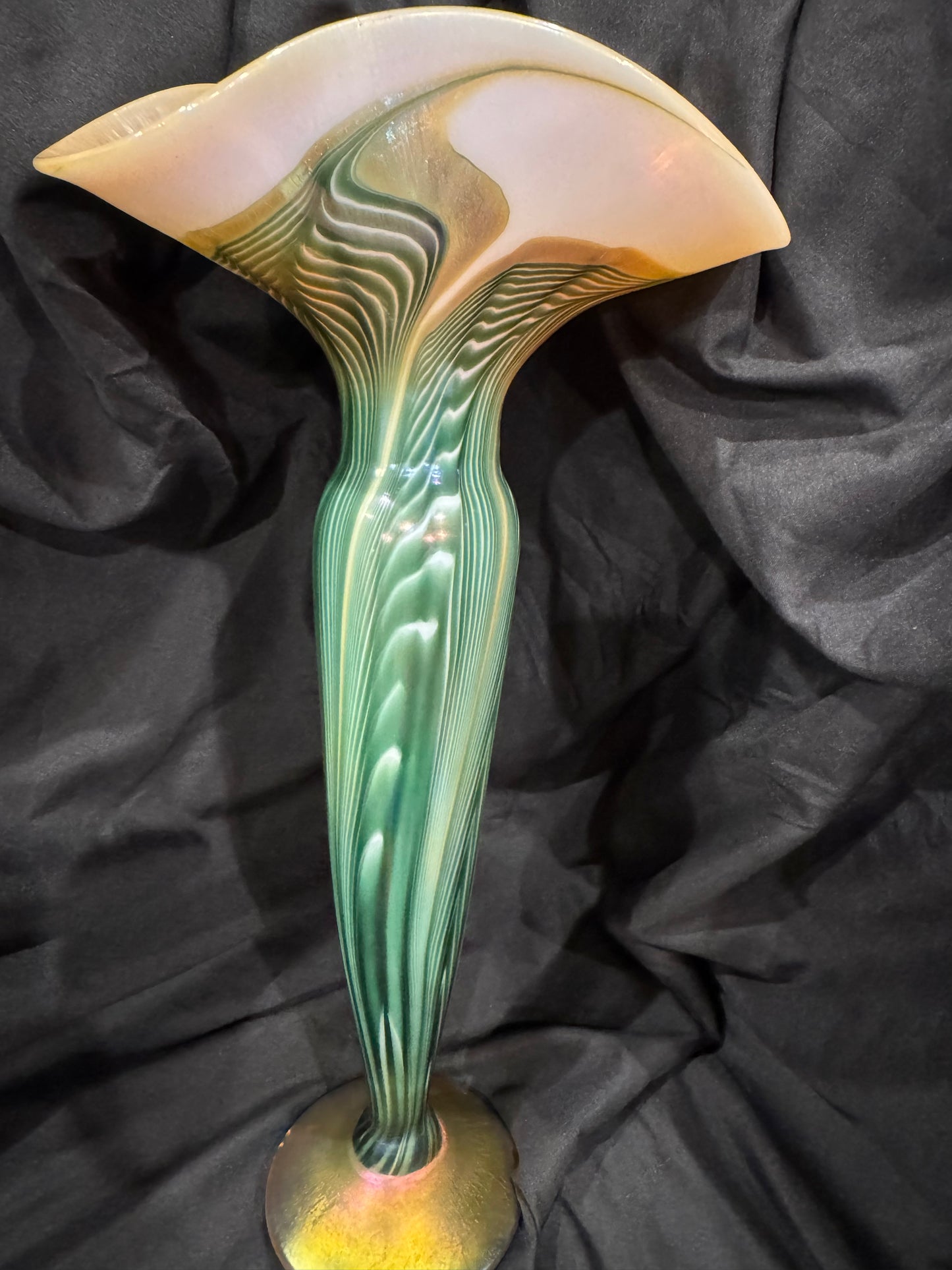Lundberg Studios Iridescent Art Glass Magnolia Pulled Feather Corset Vase