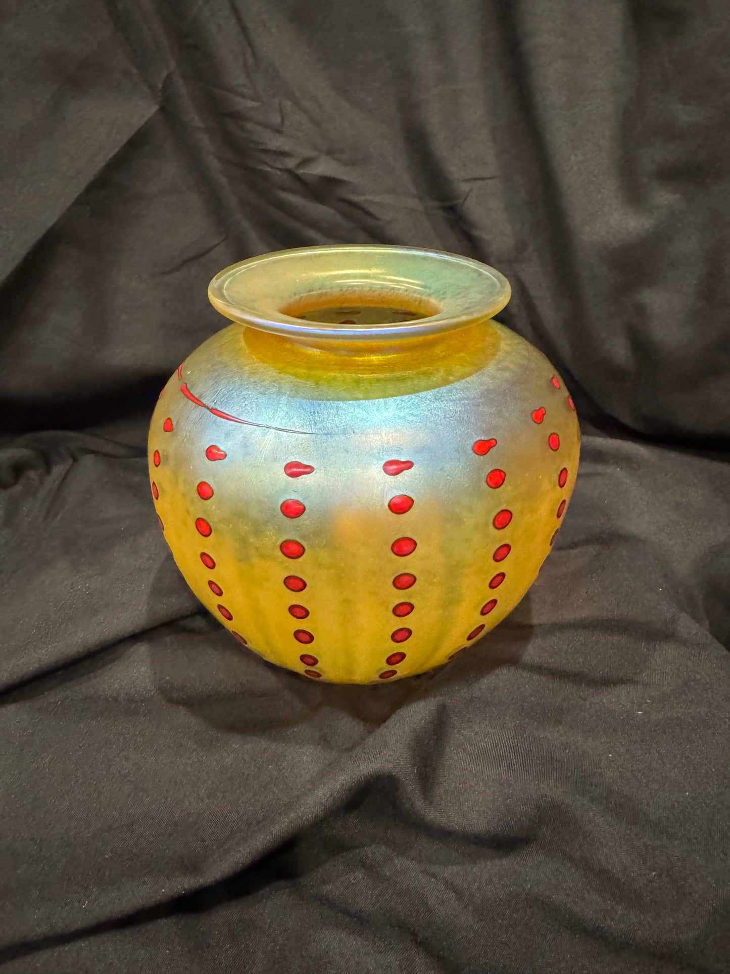 Magic Sands Peter Vizzusi Art Glass Vase