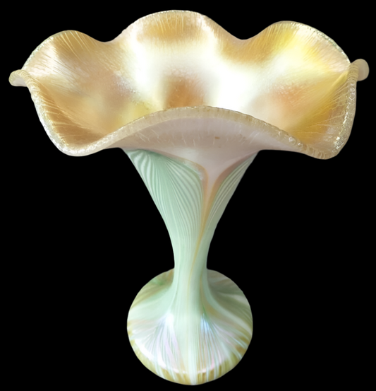 QUEZAL FLOWER FORM ART GLASS VASE