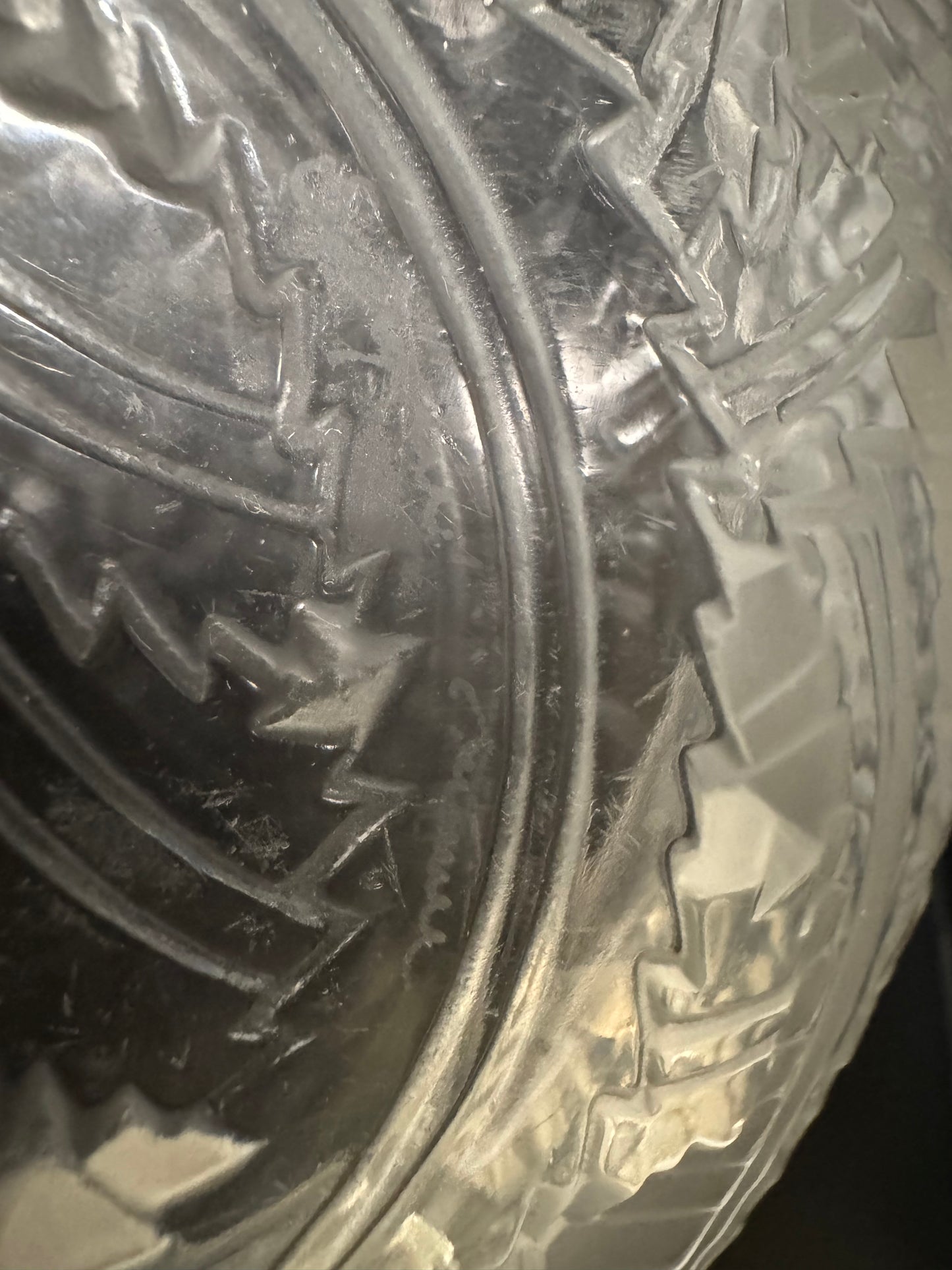 Lalique Crystal Pinsons Bowl