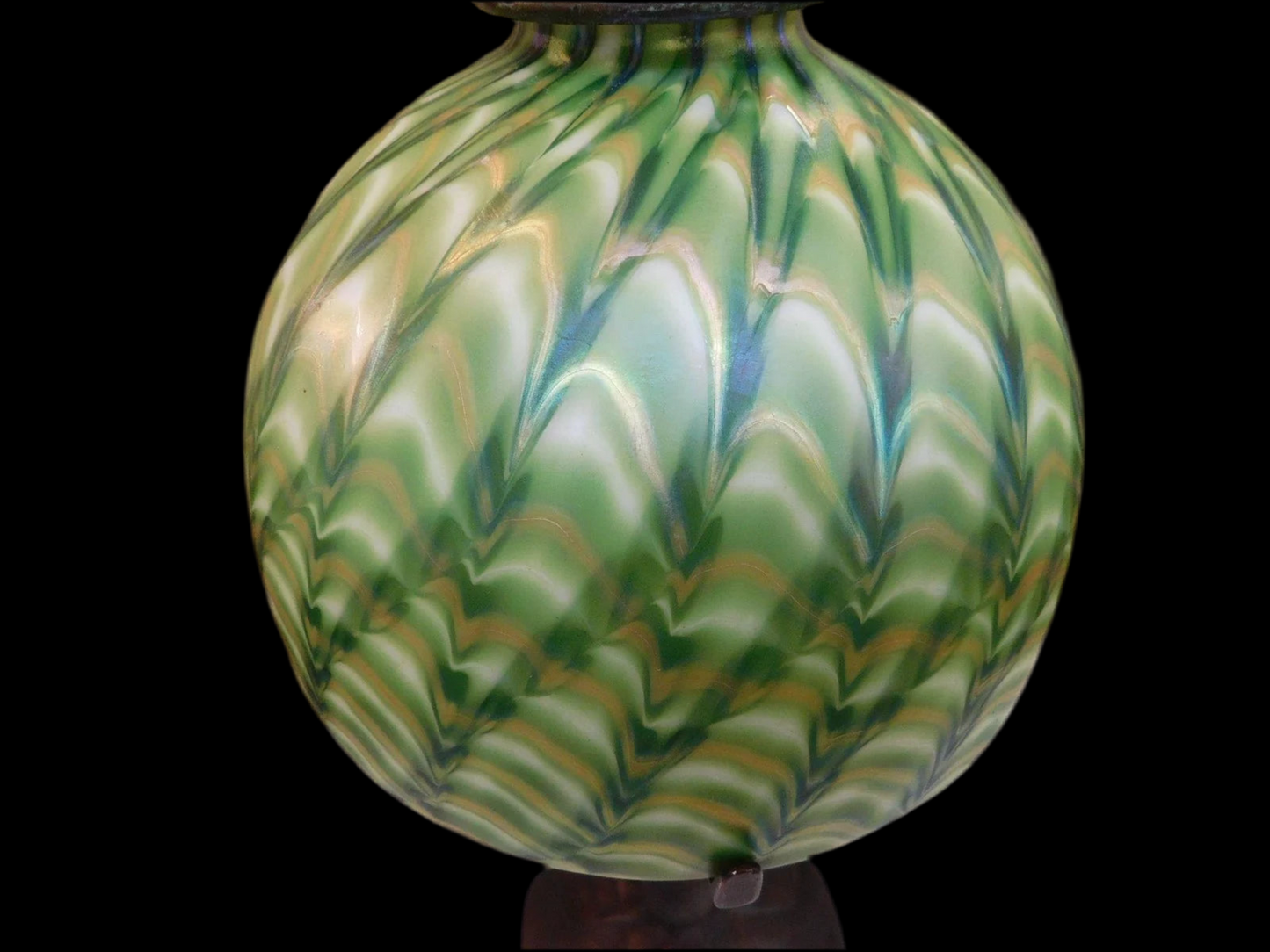 Tiffany Studios Antique Parlor Lamp With Lundberg Shade
