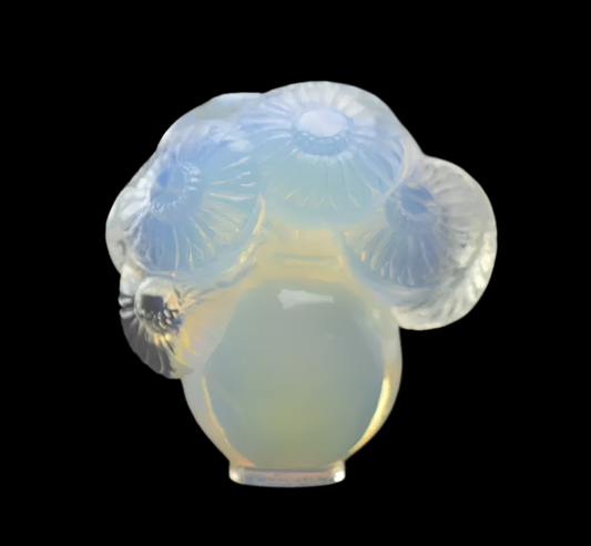 RENE LALIQUE SOUCIS OPALESCENT SEAL C1931