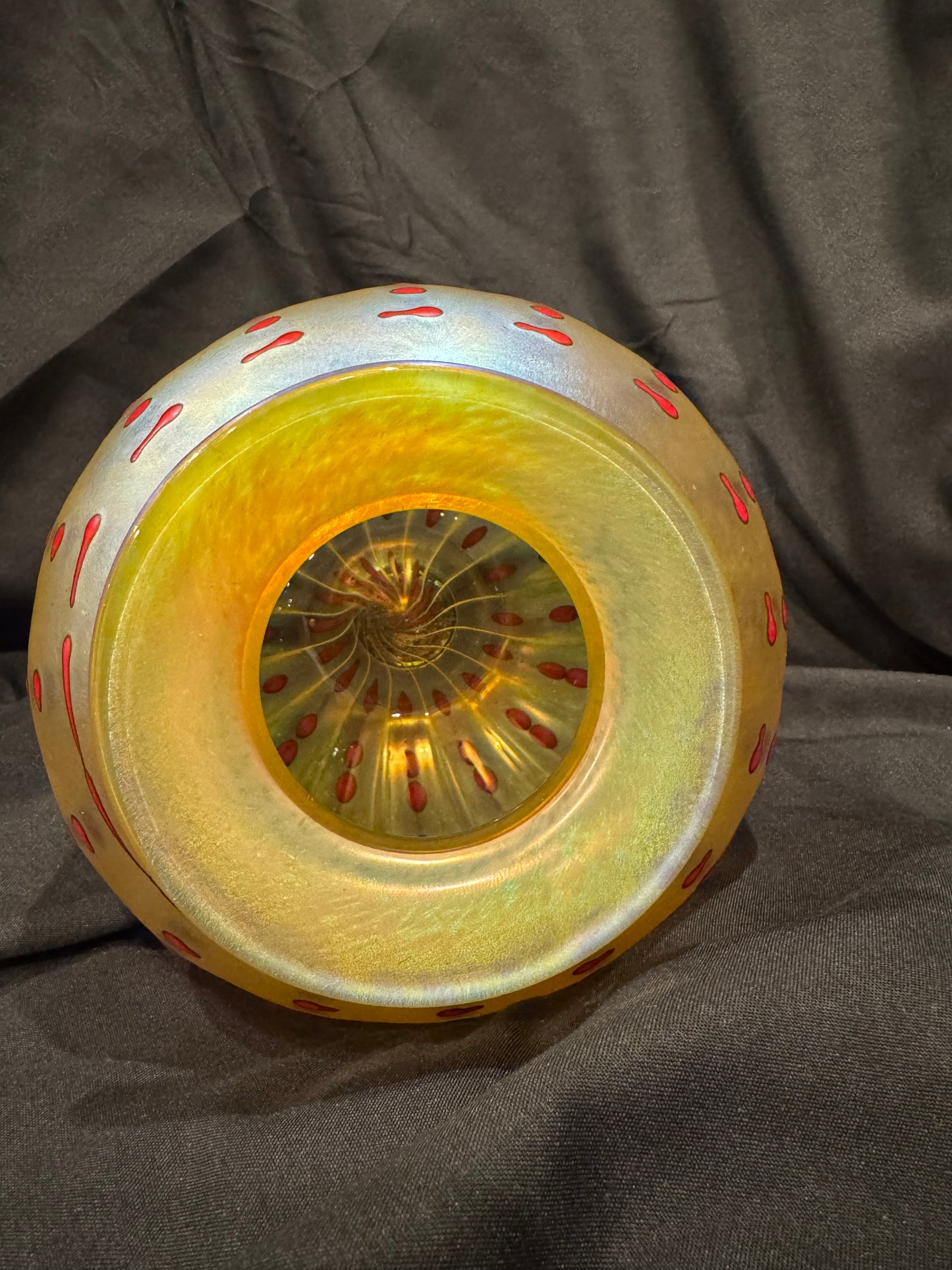 Magic Sands Peter Vizzusi Art Glass Vase